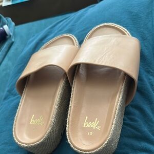 Beek Women's Pelican Slide Sandals, Honey/Jute size 10, EUC
